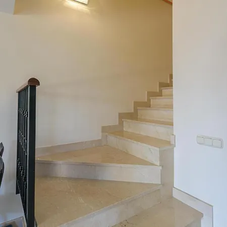 Villa Riviera *
